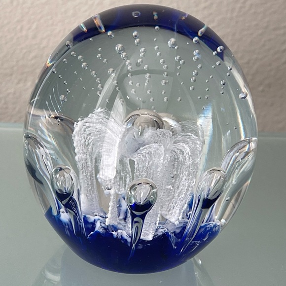 Vintage Murano Paperweight Italian Art Glass Fountain White Flower/ Cobalt Blue - Picture 3 of 8